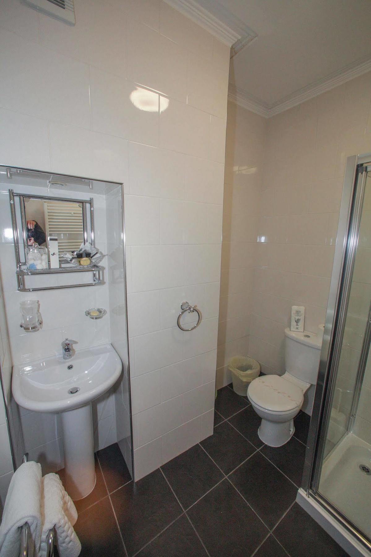 Tower House Executive Guest House Pontefract Extérieur photo